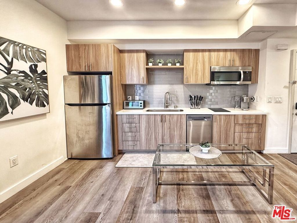 723 S St Andrews Place # 401, Los Angeles