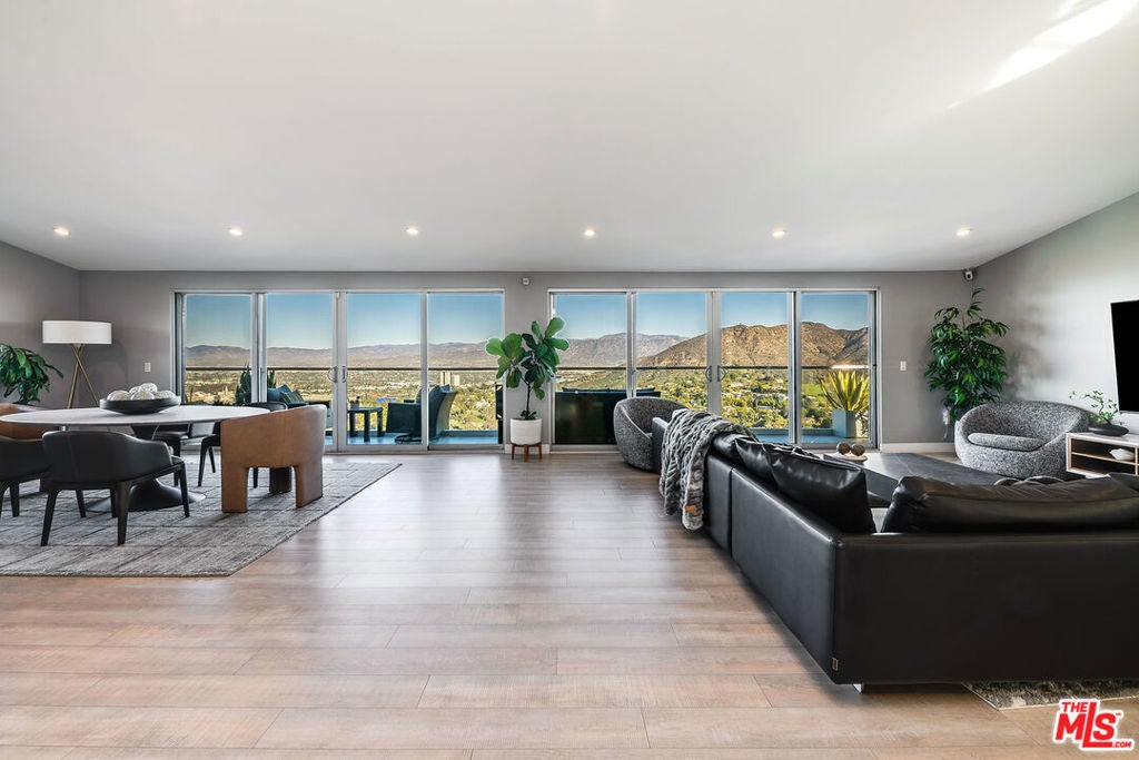 Photo of Listing #26655717