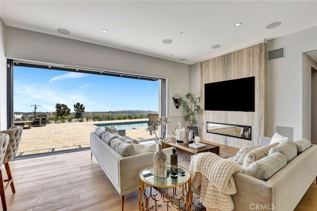 Photo of Listing #SR26055636