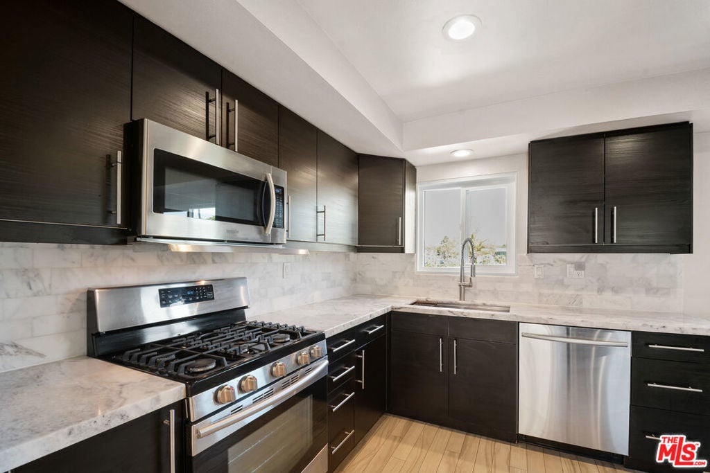 Photo of Listing #26664285