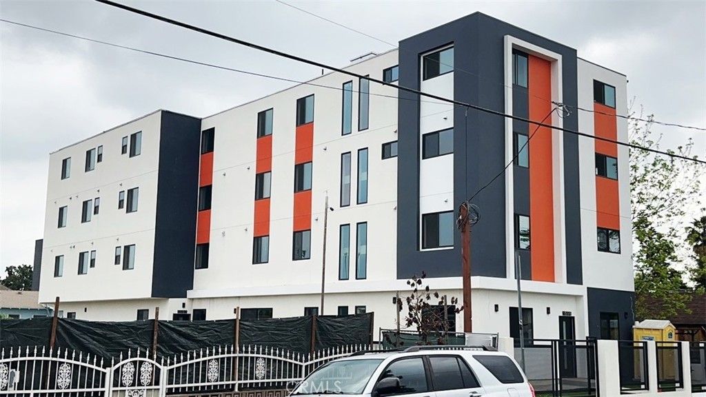 1596 W 36th, Los Angeles
