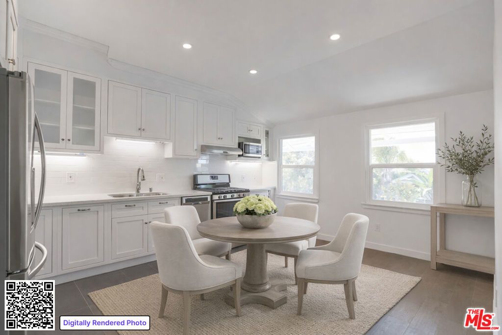 31 Breeze Avenue # C, Venice