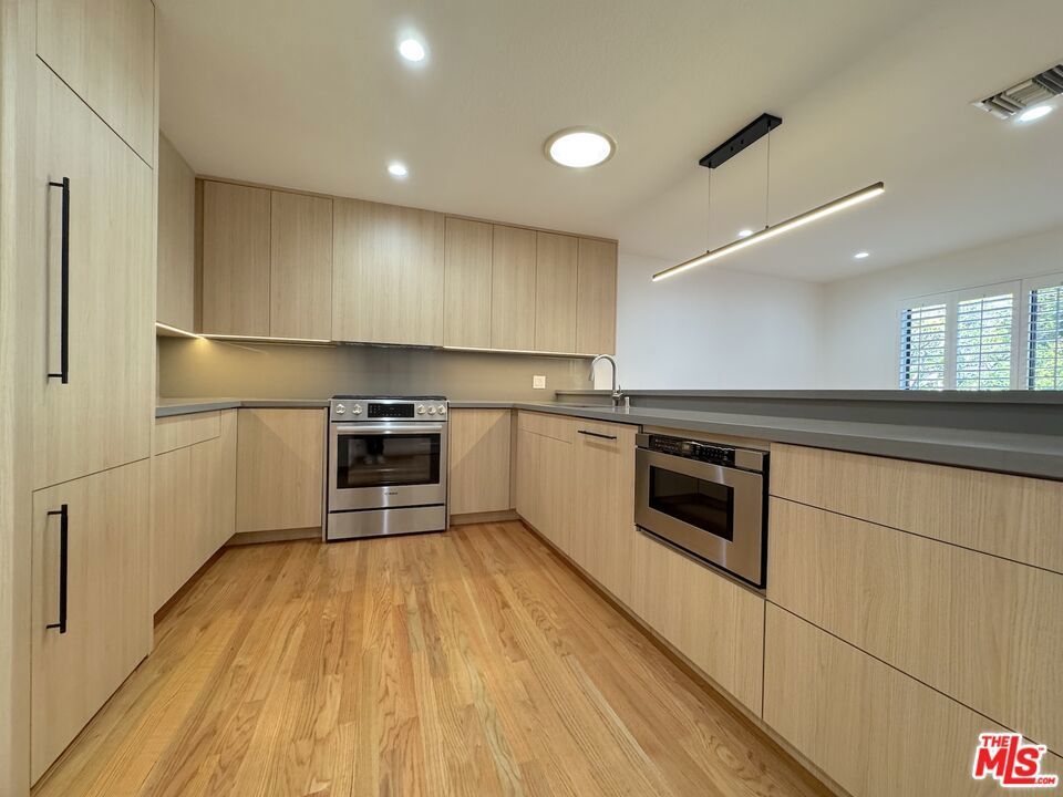 Photo of Listing #26660385