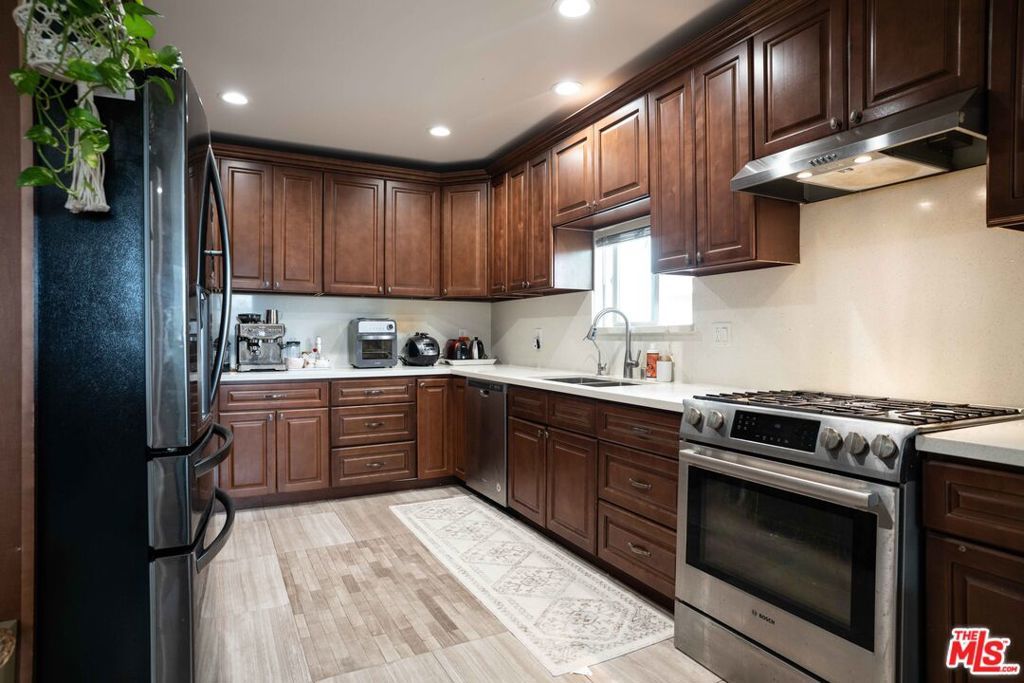 Photo of Listing #26665371