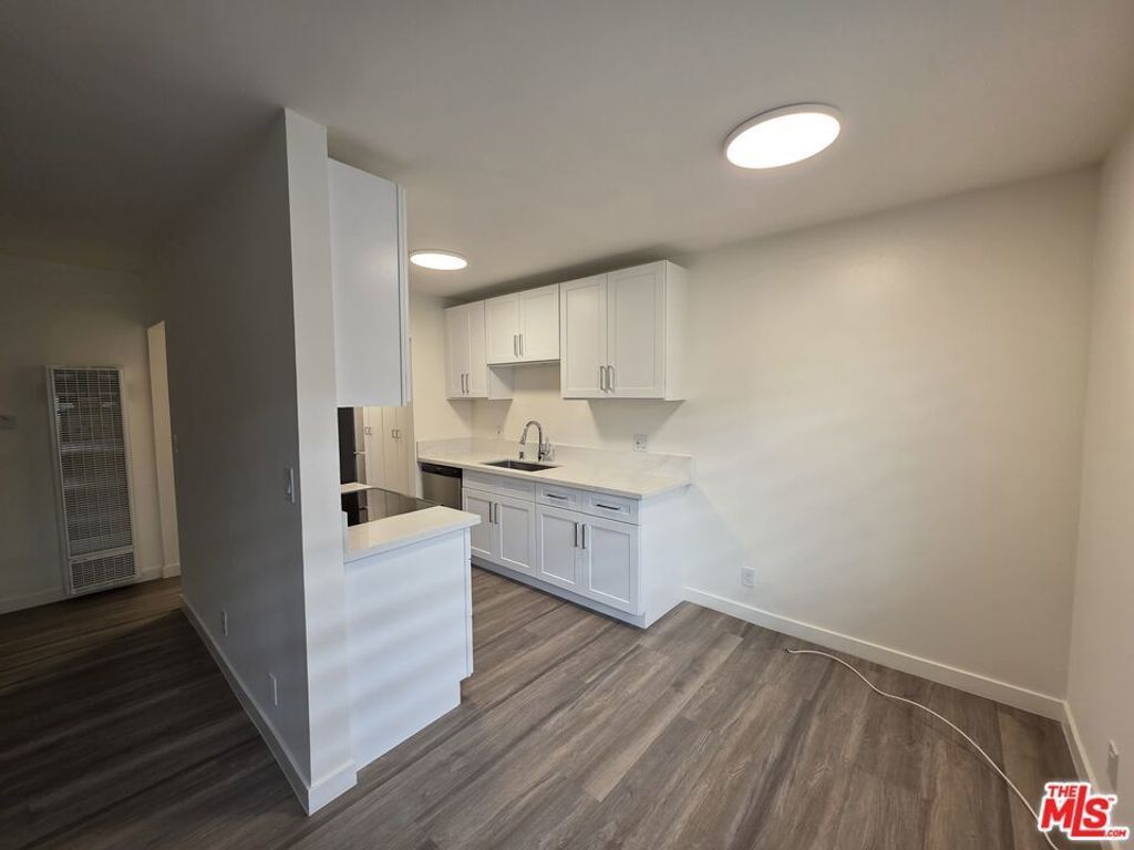 1433 Brockton Avenue # 4, Los Angeles