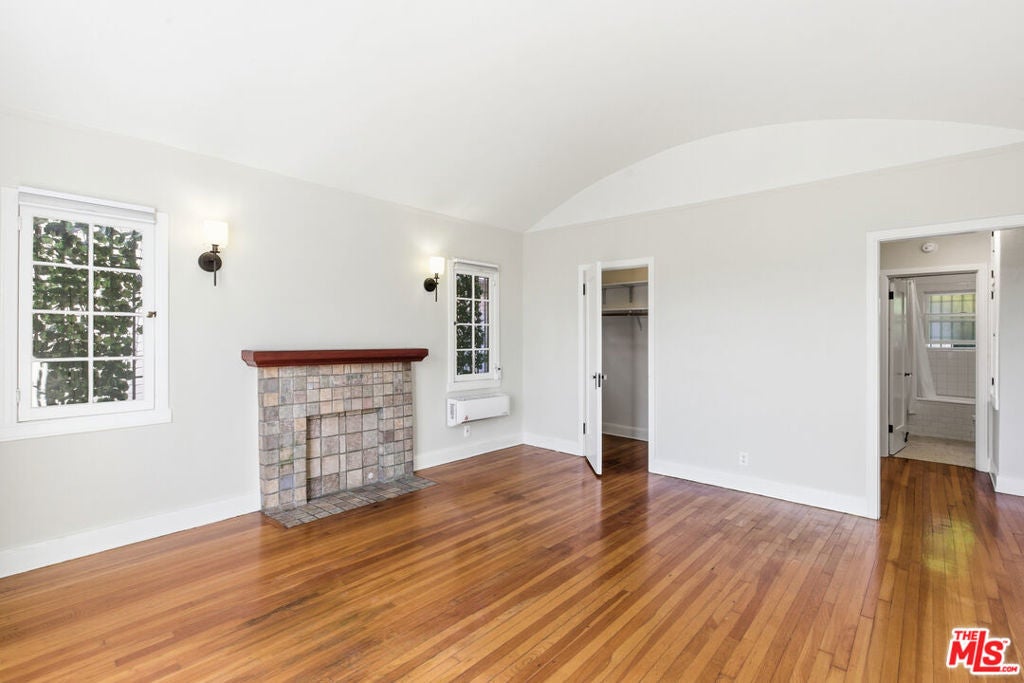 Photo of Listing #26666173