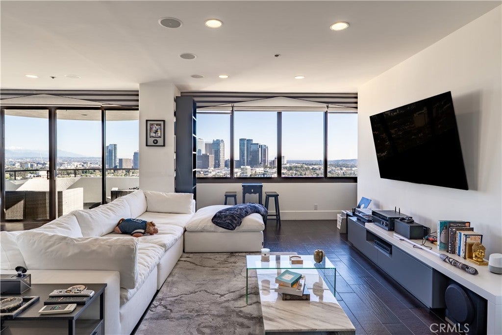 Photo of Listing #SB26058461