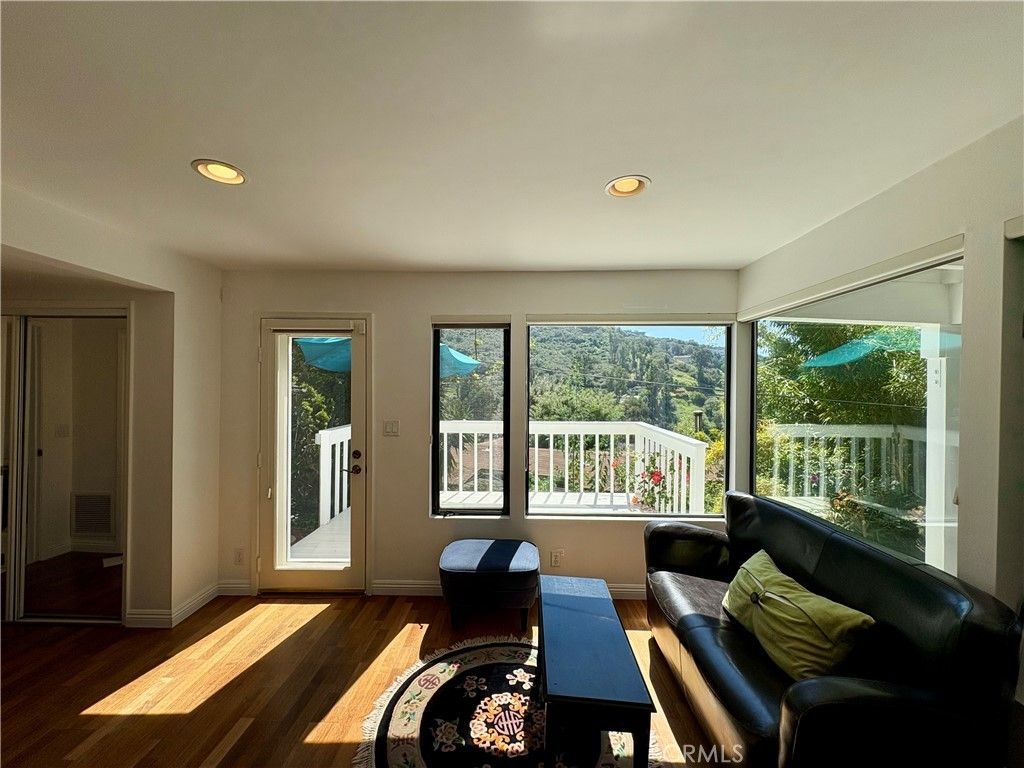 1033 Eastman Way, Laguna Beach