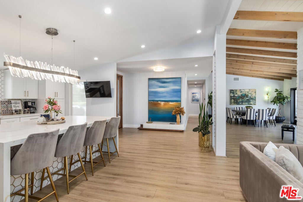 Photo of Listing #26667077