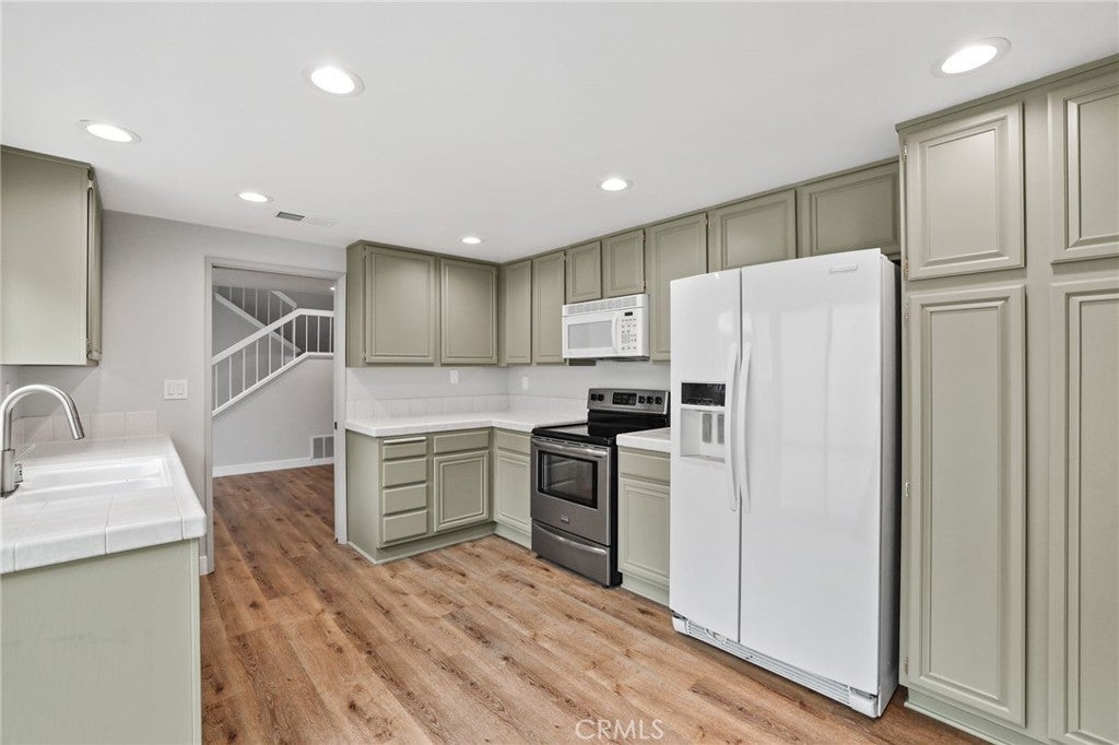 Photo of Listing #OC26060536