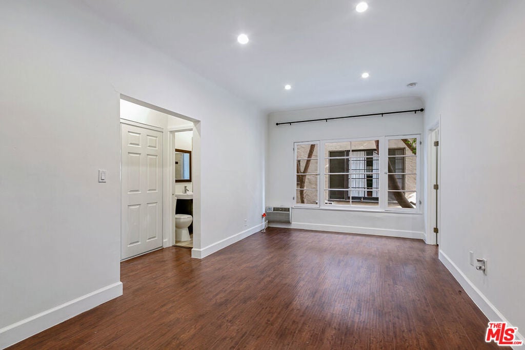 Photo of Listing #26663389