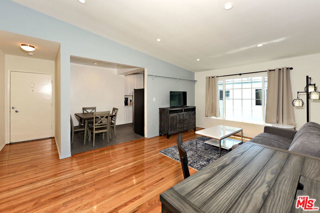 Photo of Listing #26667367