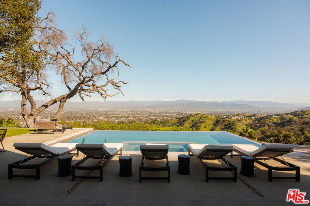 Photo of Listing #26667363