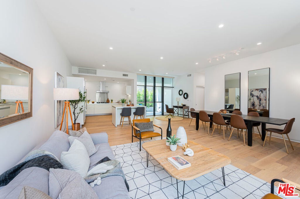 Photo of Listing #26667627