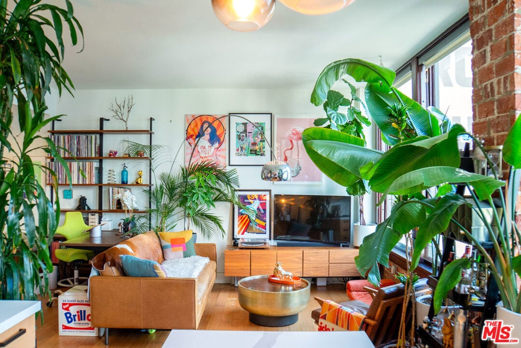 Photo of Listing #26667897