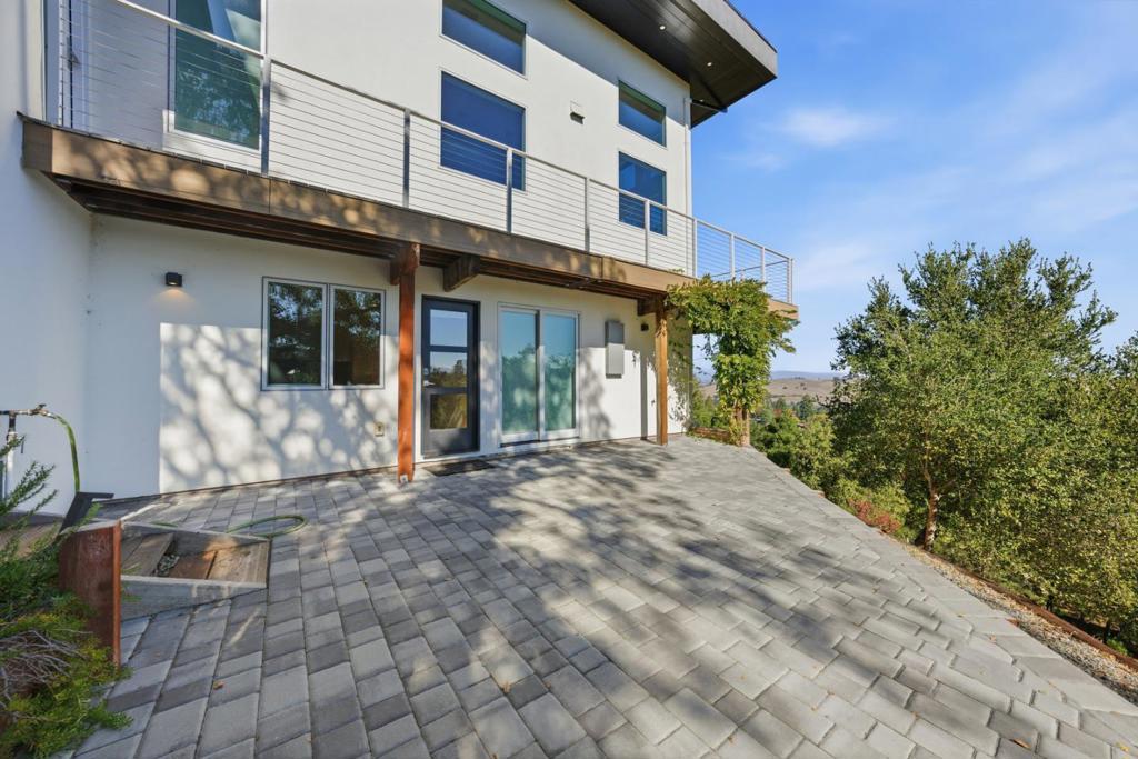 Photo of Listing #ML82039959