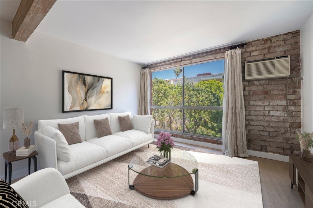 Photo of Listing #OC26063341