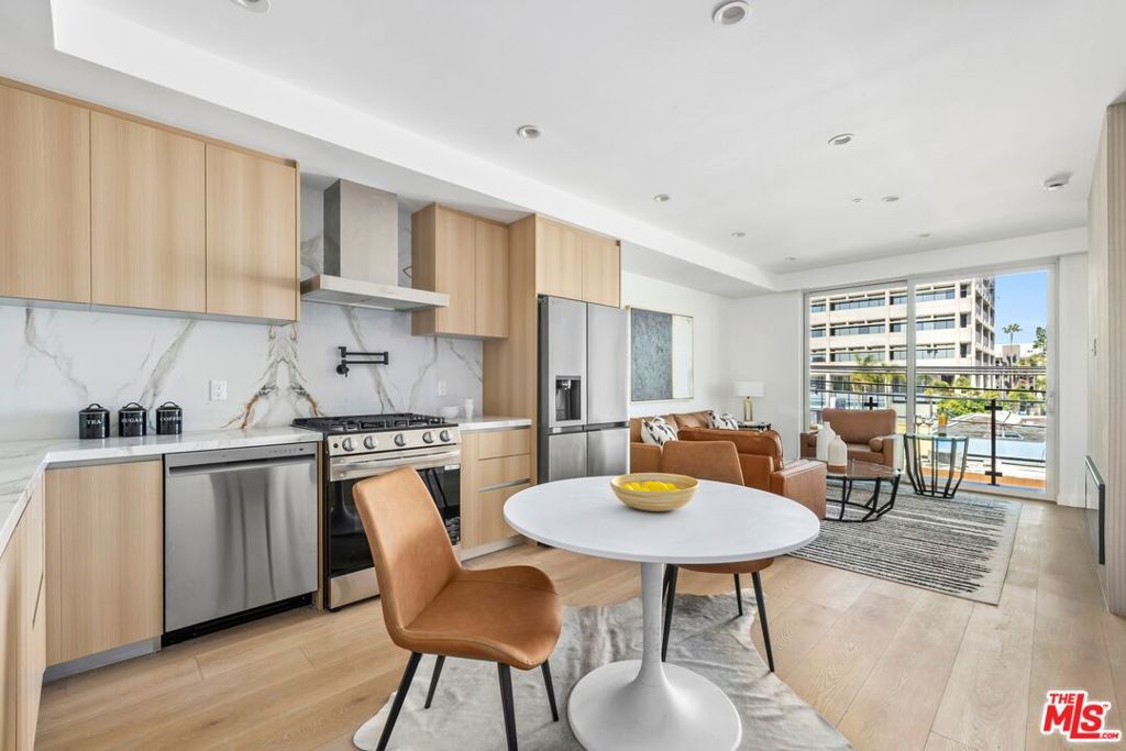 Photo of Listing #26669009