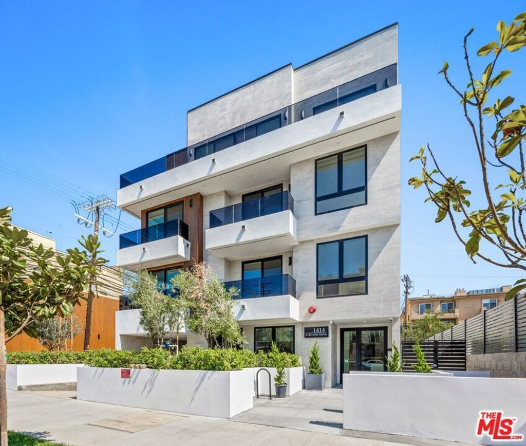 1414 1/2 S Beverly Dr # 301, Los Angeles