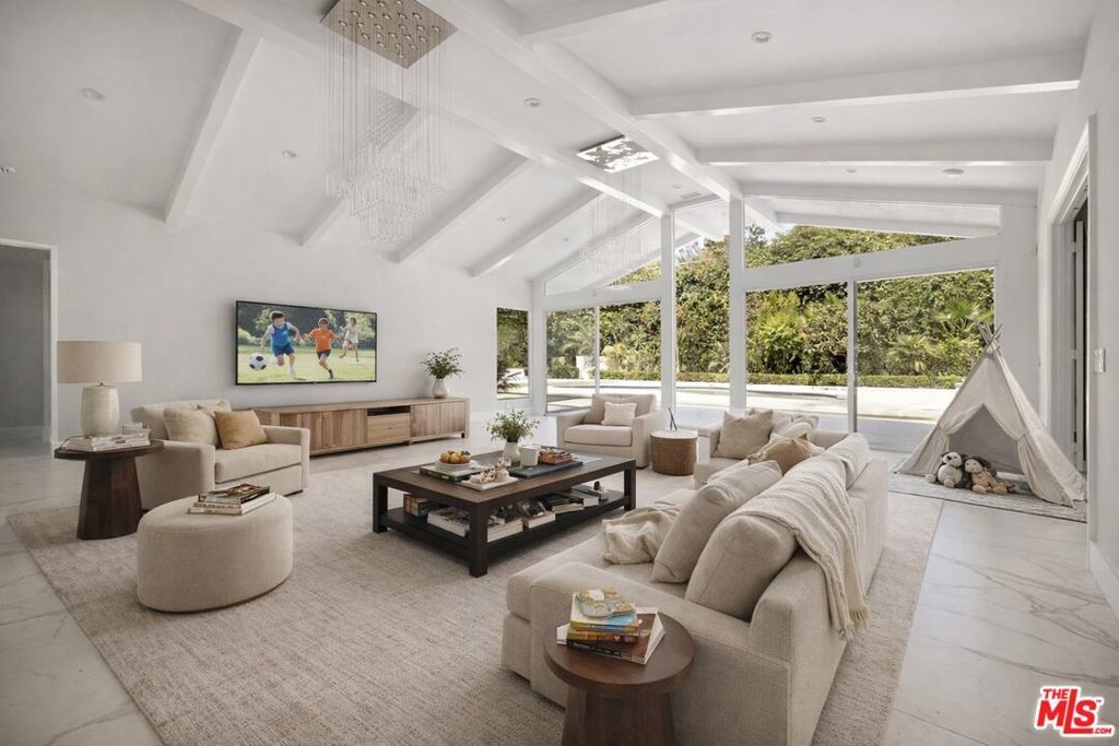 801 N Alta Drive, Beverly Hills