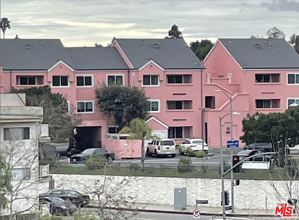 4810 S La Brea Avenue # 210, Los Angeles