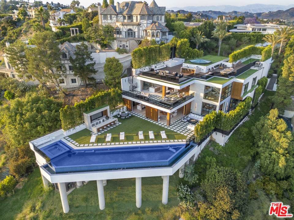 Photo of Listing #26669227