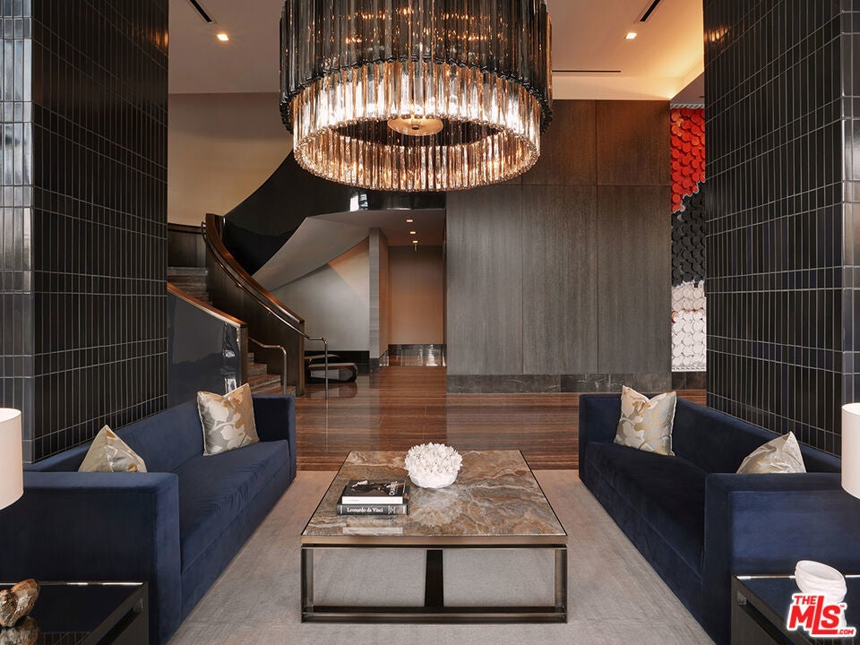 Photo of Listing #26669357