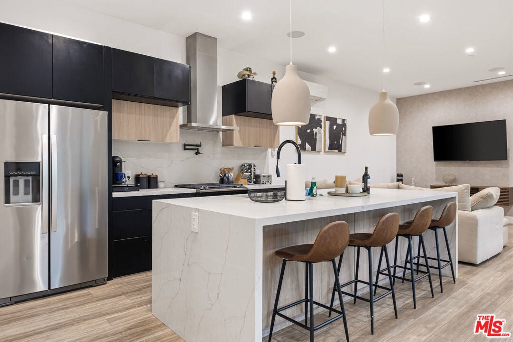 Photo of Listing #26669387