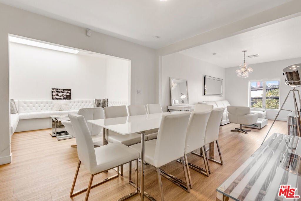 Photo of Listing #26669493