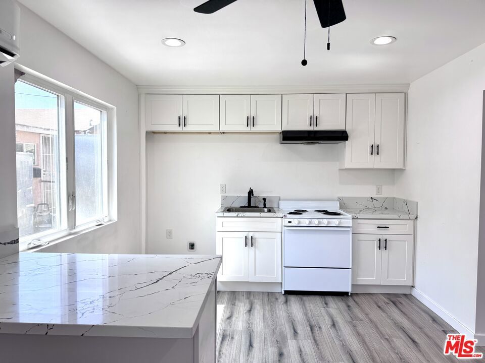 Photo of Listing #26669977