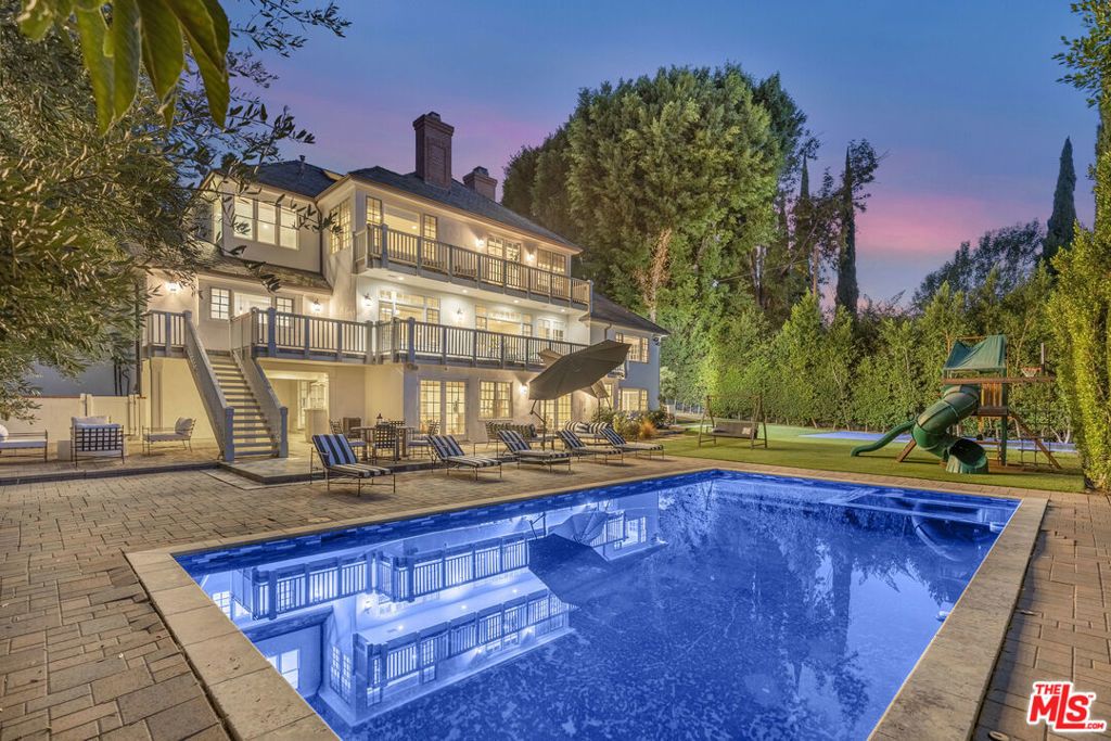 14619 Valley Vista Boulevard, Sherman Oaks