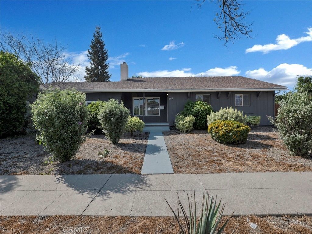 22222 Vanowen, Woodland Hills