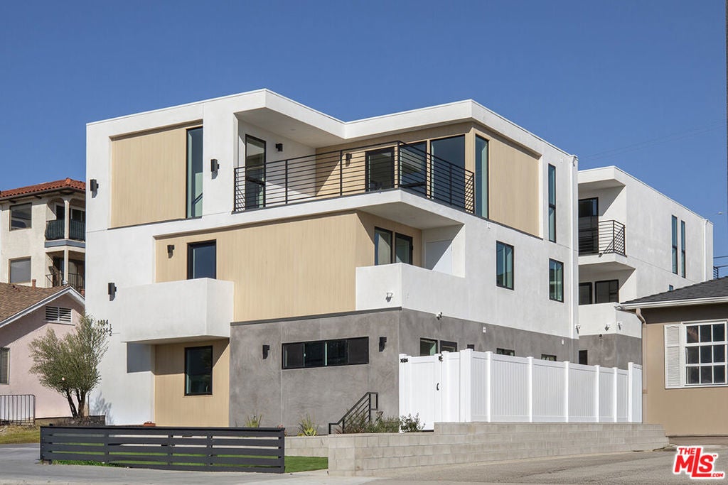 Photo of Listing #26670345