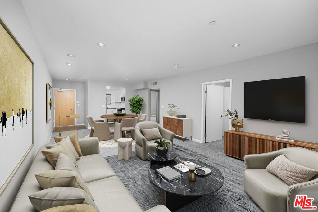 Photo of Listing #26670975