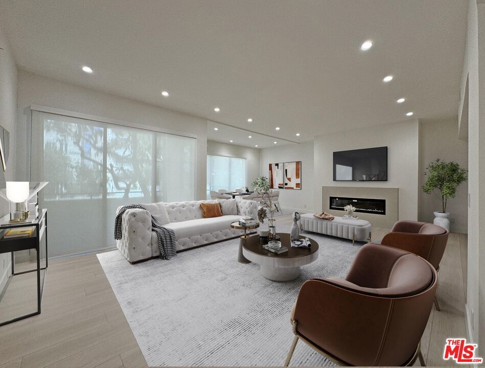 Photo of Listing #26671917