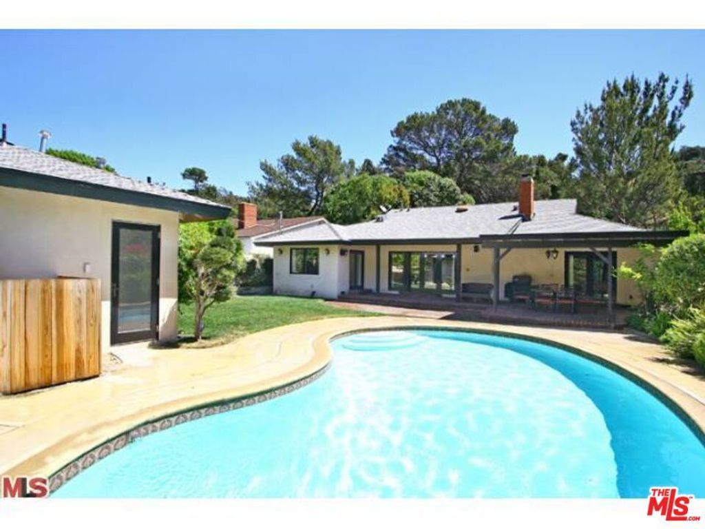 2001 Coldwater Canyon Drive, Beverly Hills