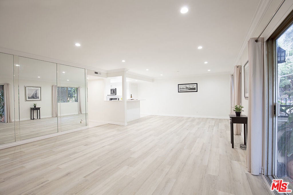 Photo of Listing #26672023