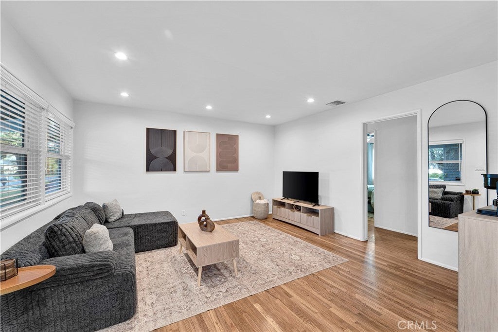 Photo of Listing #SR26068405