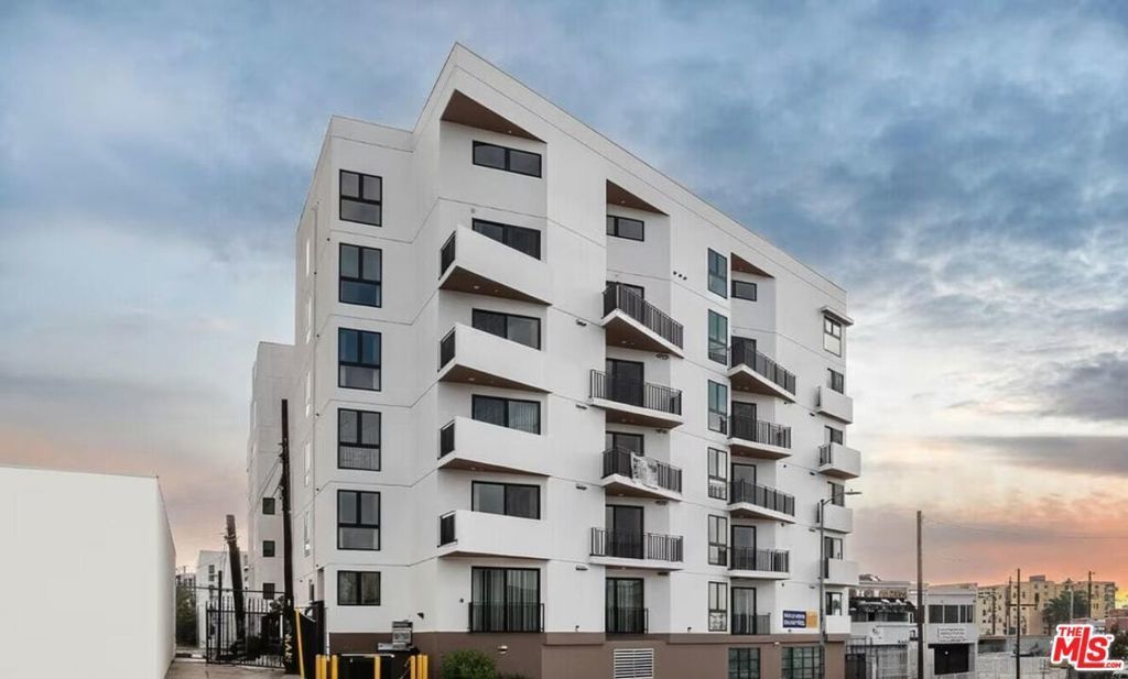 825 S Coronado Street # 305, Los Angeles