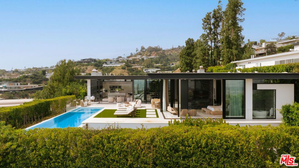 1536 Blue Jay Way, Los Angeles