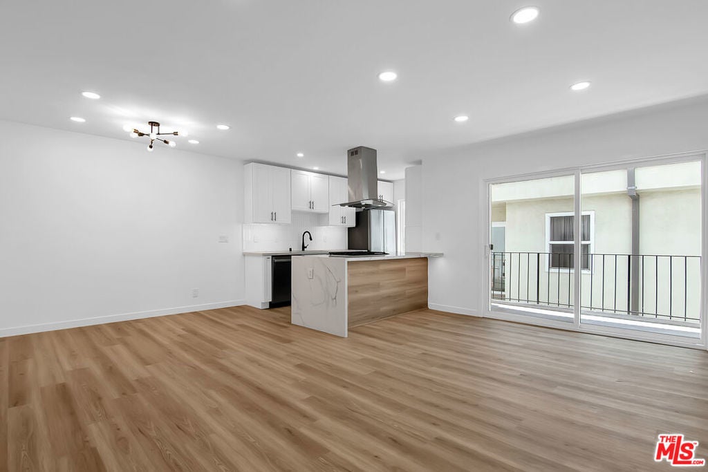 Photo of Listing #26672733