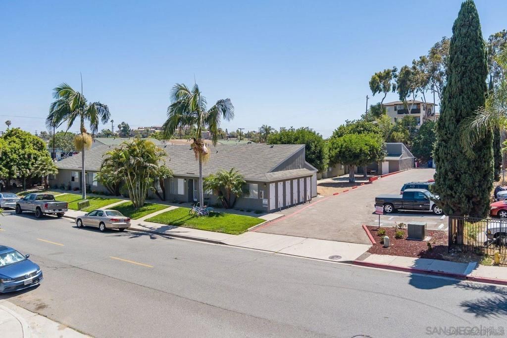 702 R Ave, National City