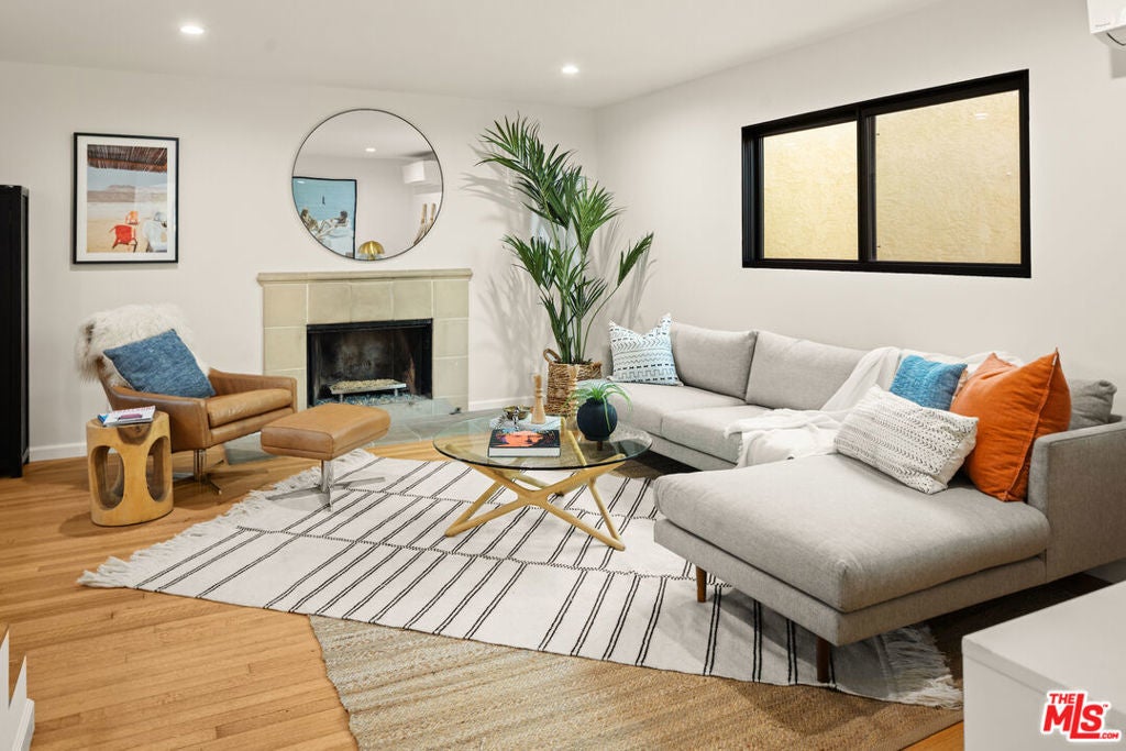 Photo of Listing #26672891