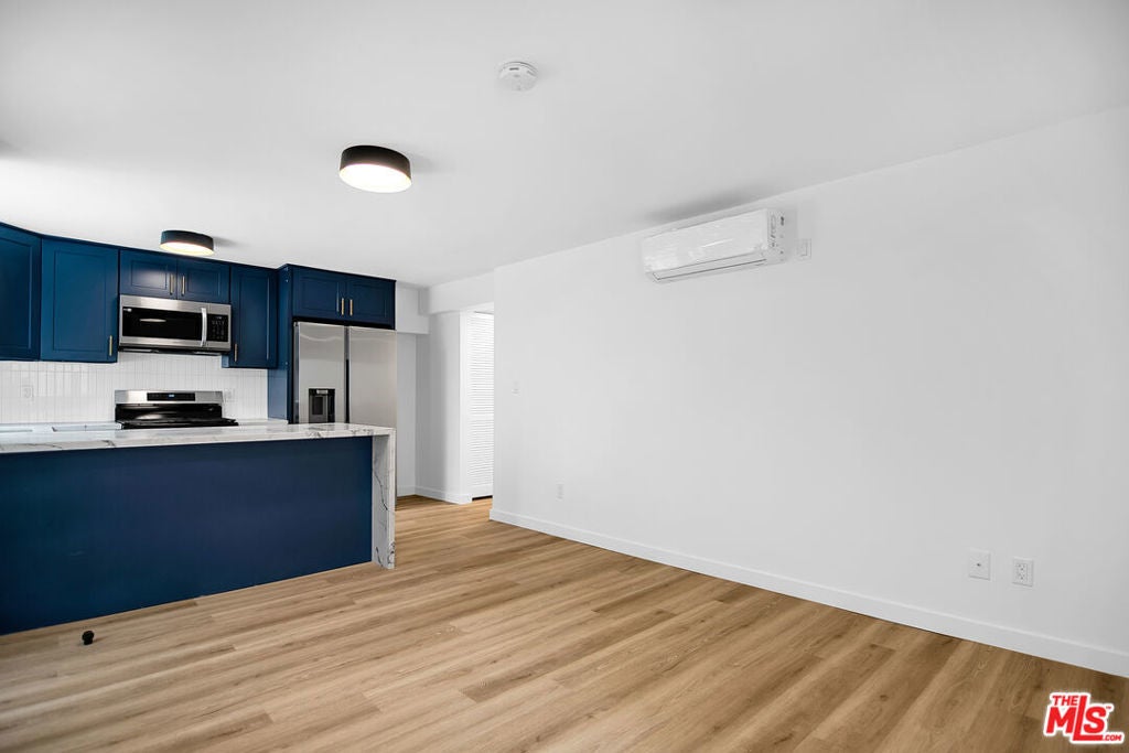 Photo of Listing #26672763