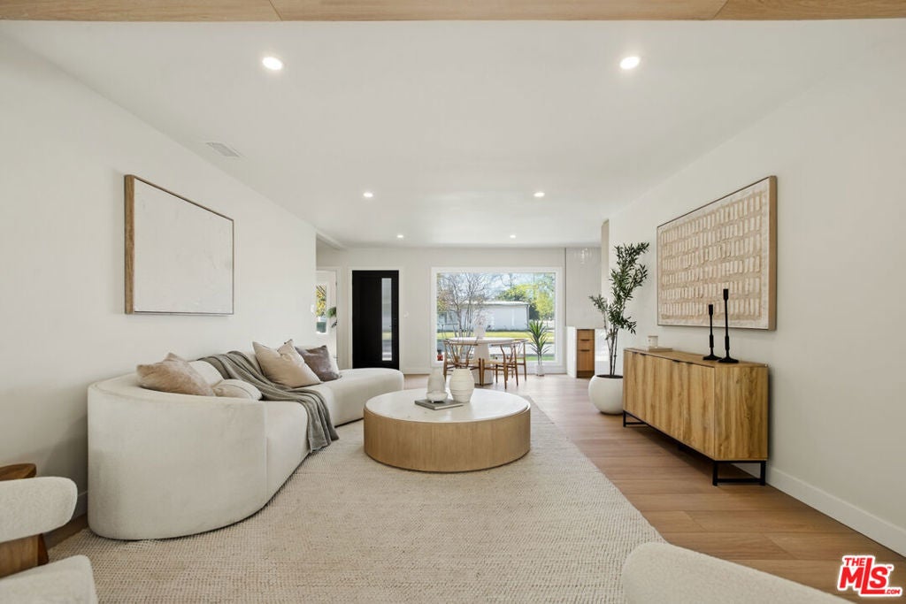 Photo of Listing #26673061