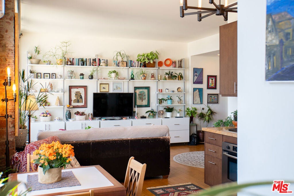 Photo of Listing #26671915