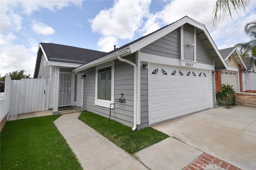 Photo of Listing #IV26072446