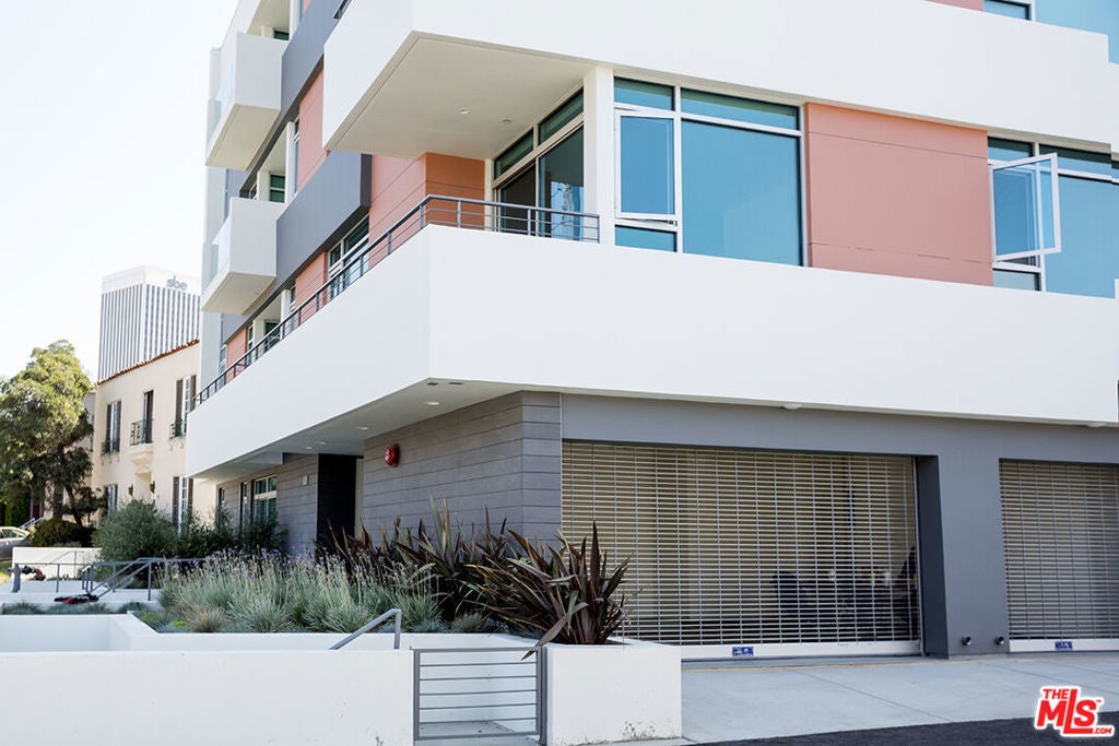 Photo of Listing #26673377