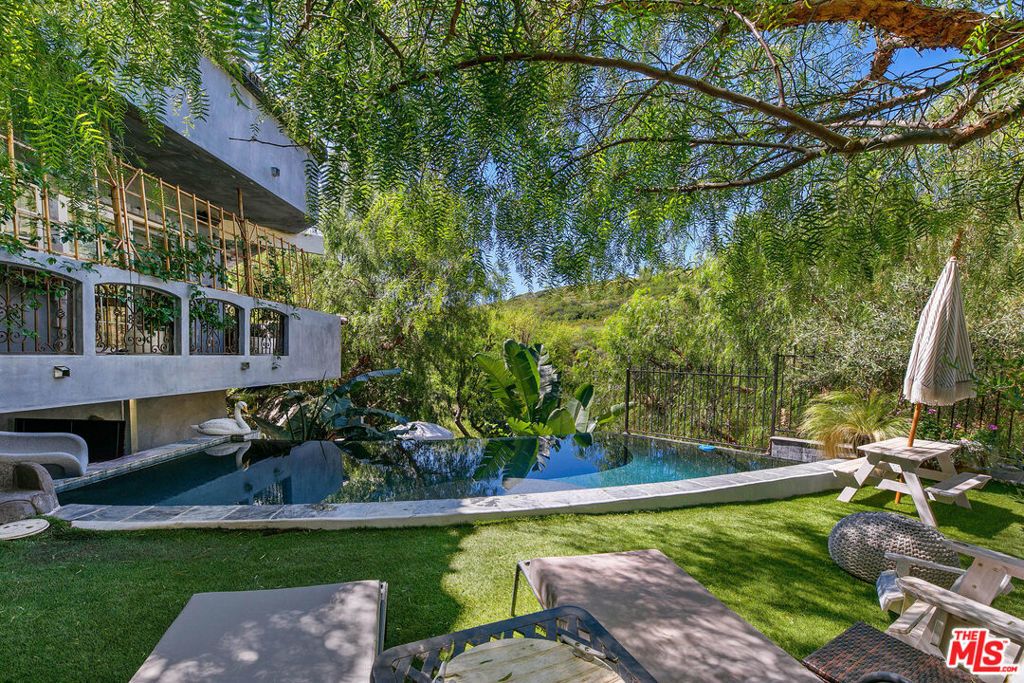 2851 Seabreeze Drive, Malibu