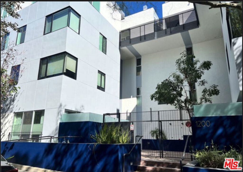1200 N Sweetzer Avenue # 8, West Hollywood